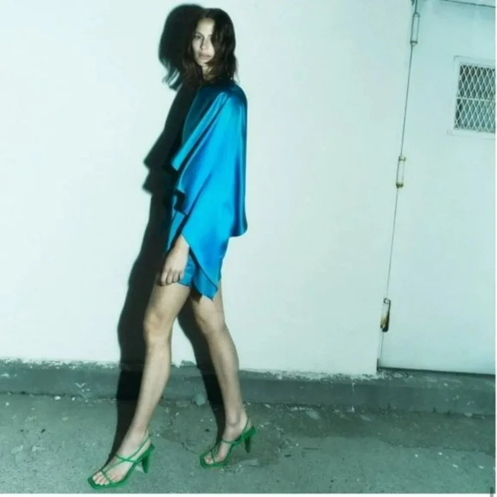 ZARA SATIN EFFECT MINI CAPE DRESS - Picture 7 of 10